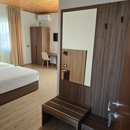 Hotel Aleks Shkodër Extérieur photo