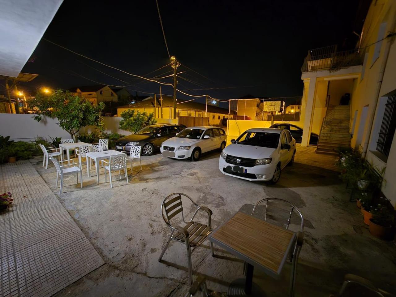 Hotel Aleks Shkodër Extérieur photo