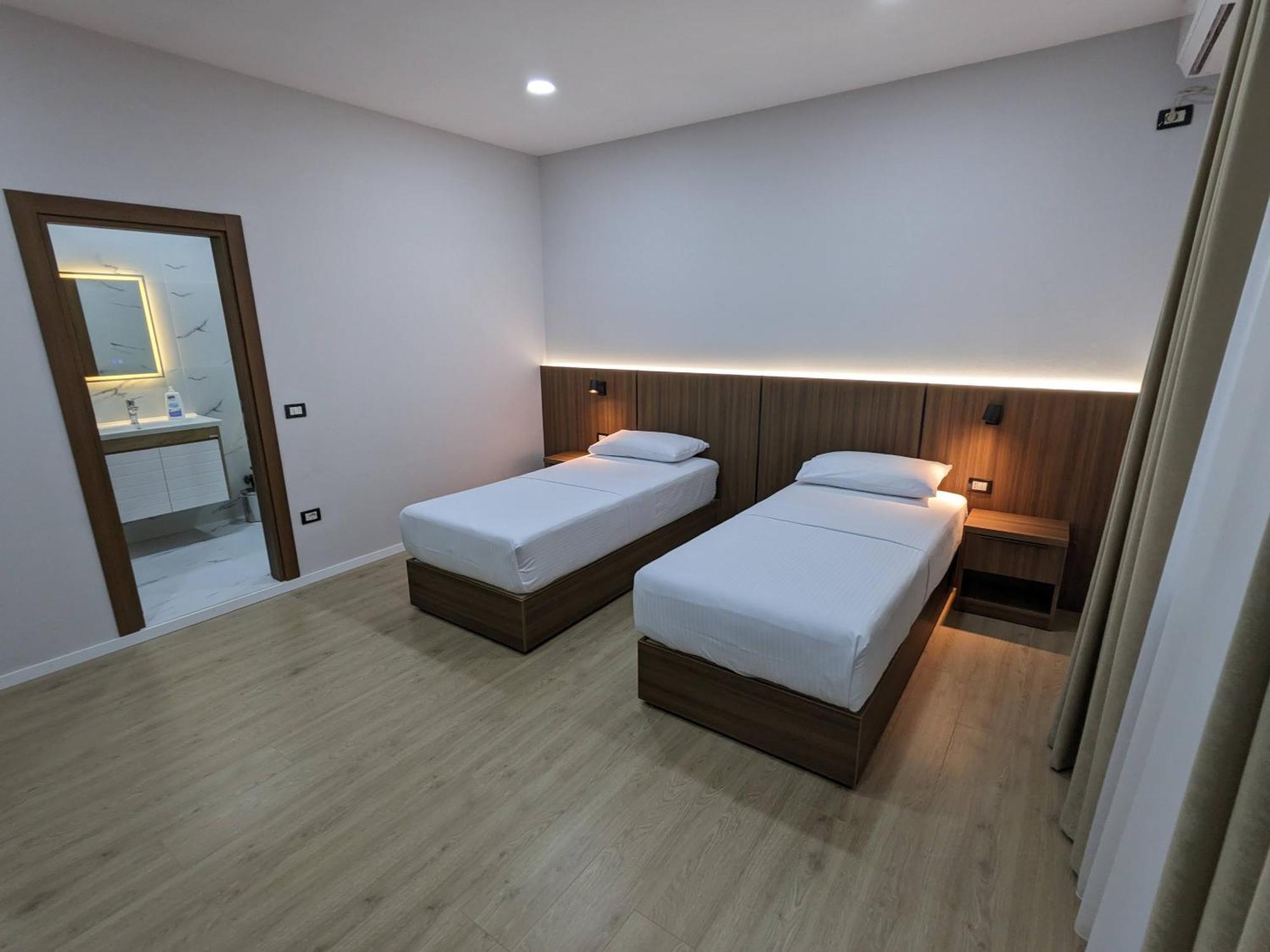 Hotel Aleks Shkodër Extérieur photo