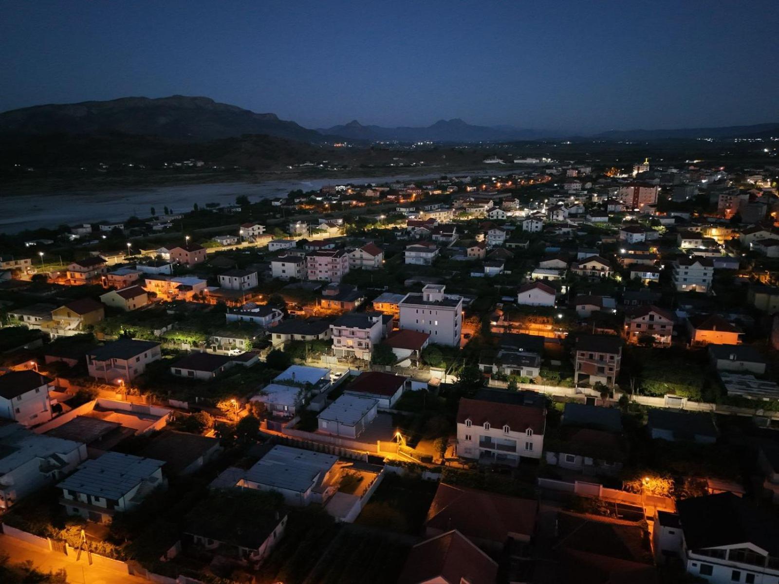 Hotel Aleks Shkodër Extérieur photo