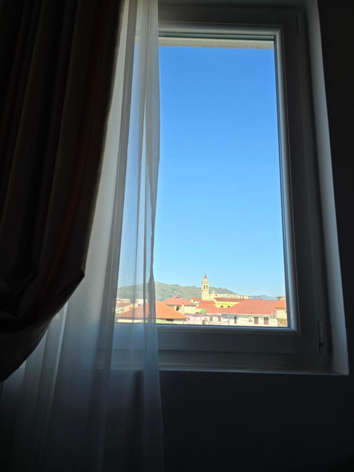 Hotel Aleks Shkodër Extérieur photo